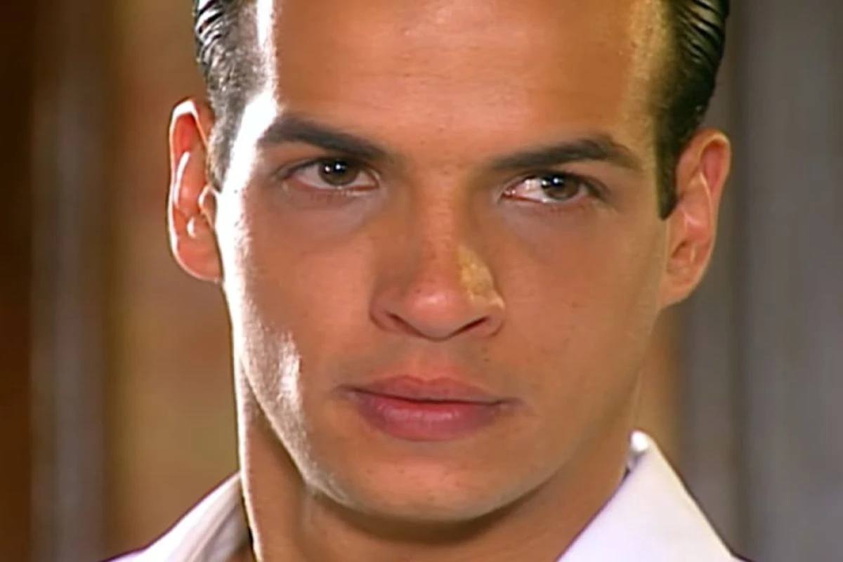 Thiago Luciano deu vida ao vigarista Ivan de Alma Gêmea e hoje é casado com famosa.