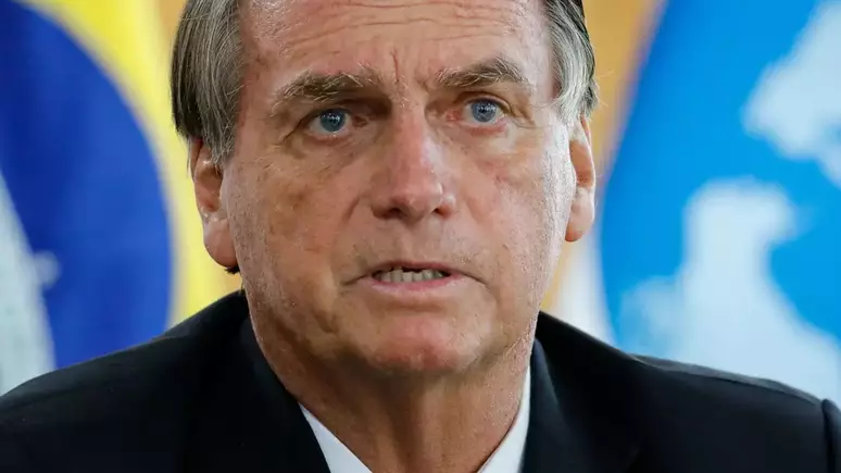 Vidente dos famosos, Chaline Grazik prevê infecção generalizada em Bolsonaro e alerta gera polêmica