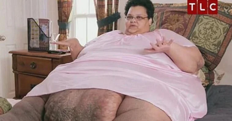 A história de Mila Clark. Ela perdeu muito peso e atualmente está irreconhecível.