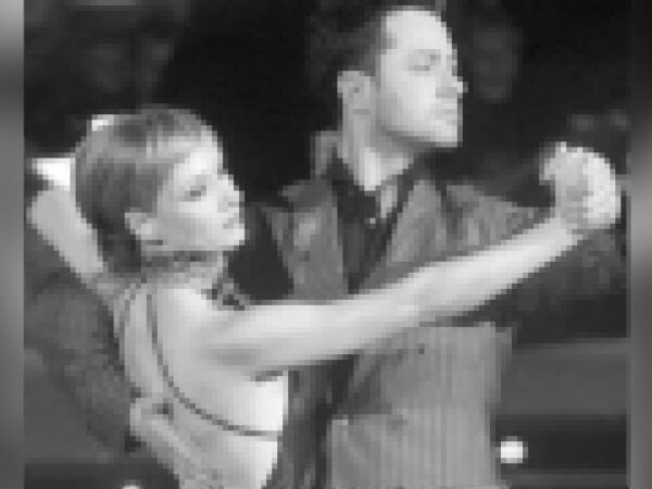 Familiares, amigos e fãs estão desolados.