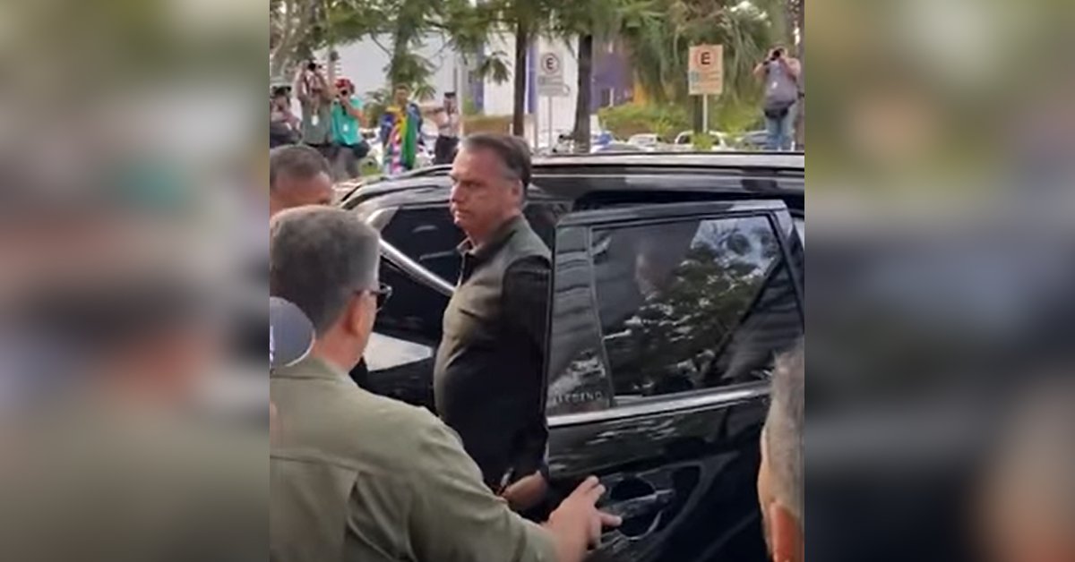 O ex-presiden te foi condenado a 27 anos de prisão.