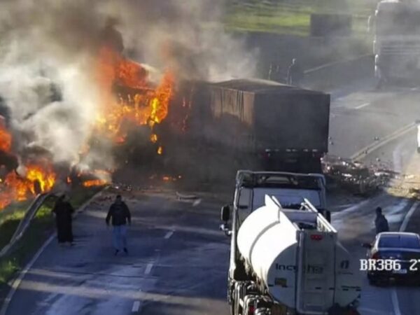As causas do acidente serão investigadas pelas autoridades competentes.
