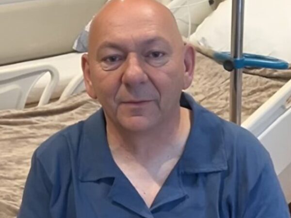 O conhecido empresário precisou ser internado ás pressas e está realizando um procedimento cirúrgico. Mais detalhes foram expostos.