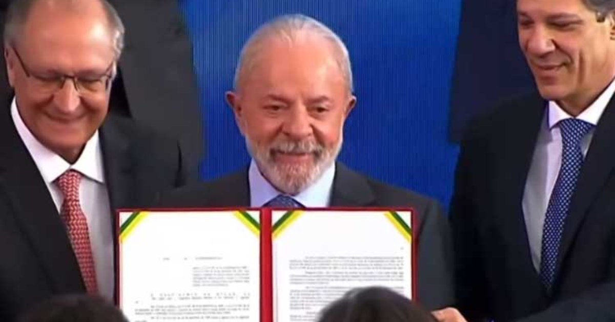Lula sancionou uma nova lei que poderá alterar a vida de milhões de brasileiros e mais detalhes do que teria acontecido são divulgados.