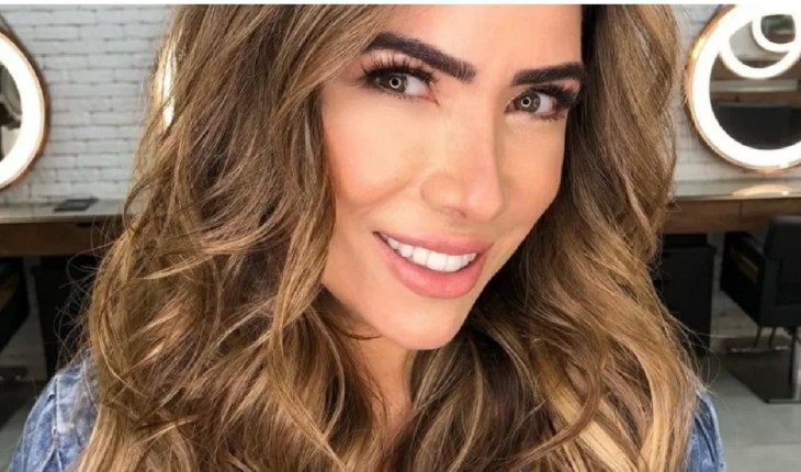 Filha de Silvio Santos, Patrícia Abravanel assumiu a apresentação do programa que leva o nome do pai.