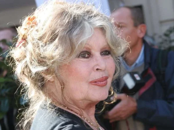 Brigitte Bardot: A Vida e o Legado de uma Lenda do Cinema e Ativismo